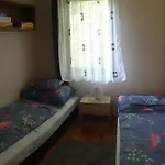 Fuege-fa-haz - Gergelyiugornya Apartment *
