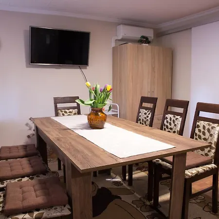Fuege-fa-haz - Gergelyiugornya Apartment *